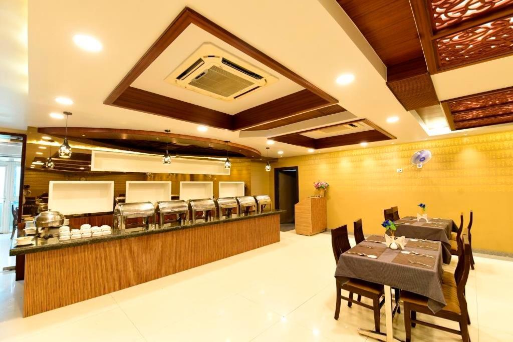 Hotel Jataka Inn Bodh Gaya Exterior photo