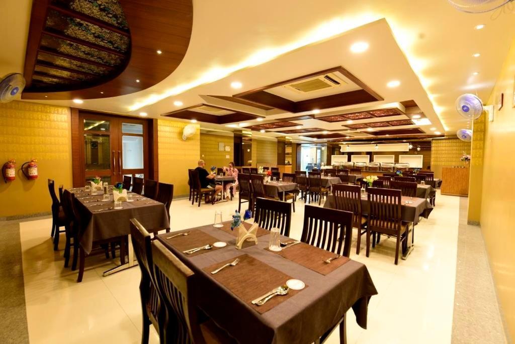 Hotel Jataka Inn Bodh Gaya Exterior photo